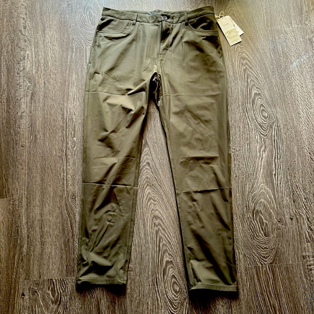 NWT. The Meta Pant